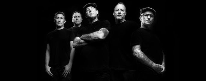 Infamous Colgone Riffs Infamous Stiffs entrega riffs de mosh pit e energia afiada em novo EP